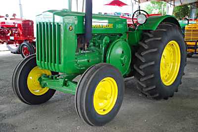 Antique Tractor Show - John Deere c1947 D 